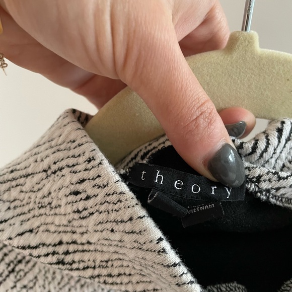 Theory Textured Turtleneck Sweater in Size S - Picture 3 of 10